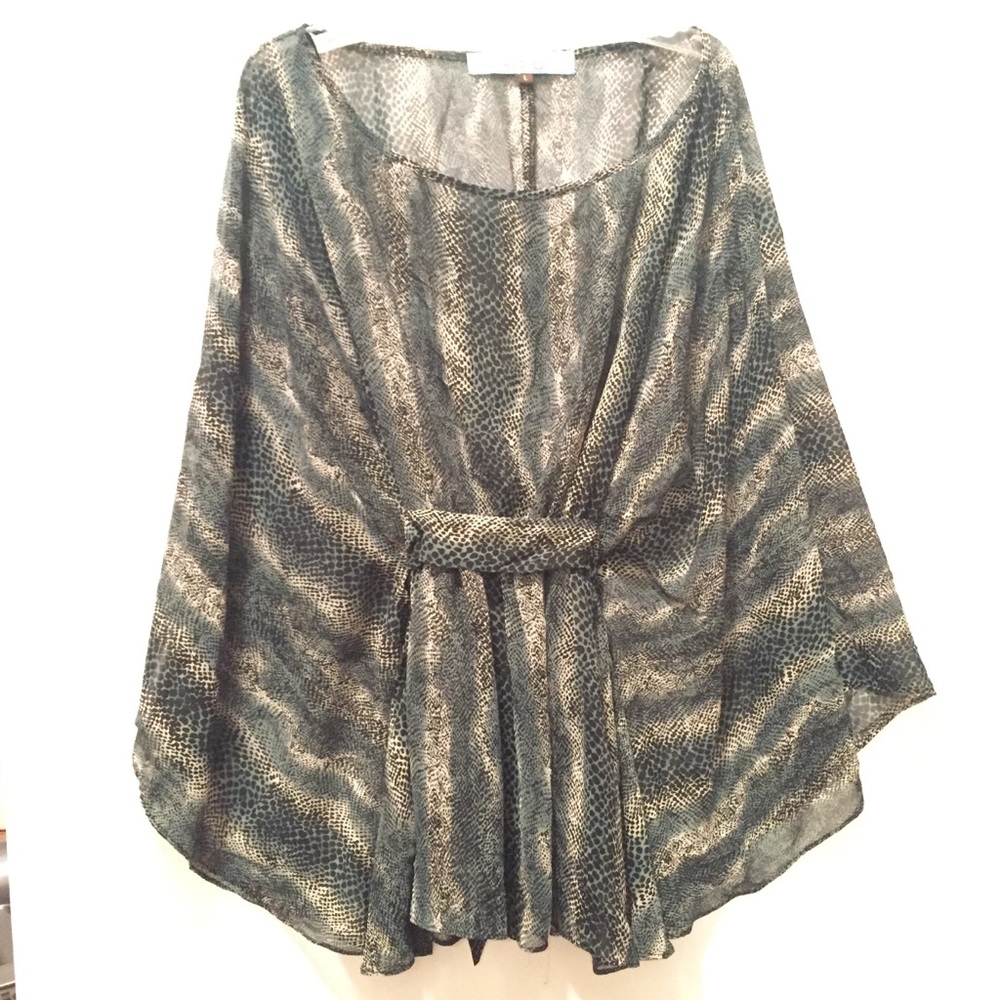 Karlie boatneck kimono-sleeve blouse